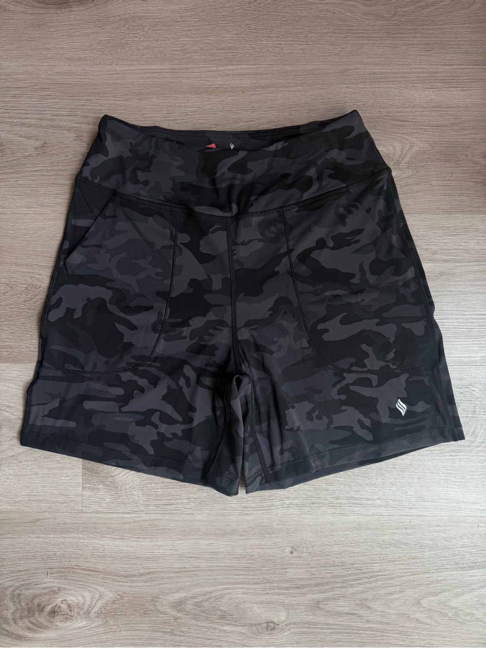Santiny Women's Cycling Shorts Small Black Camo Bike Shorts 2 Pocket NWT